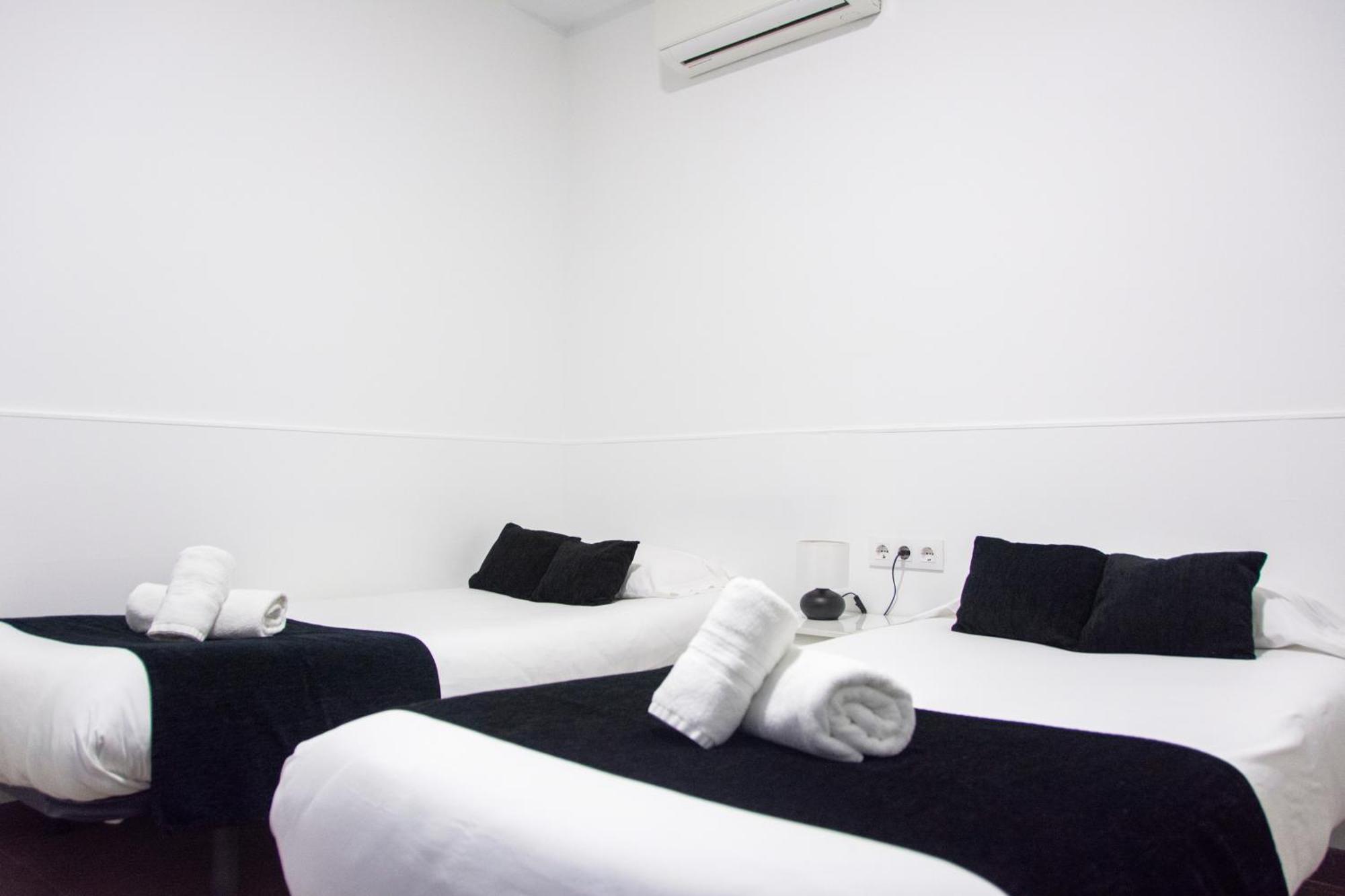 Laramond Barcelona Rooms المظهر الخارجي الصورة