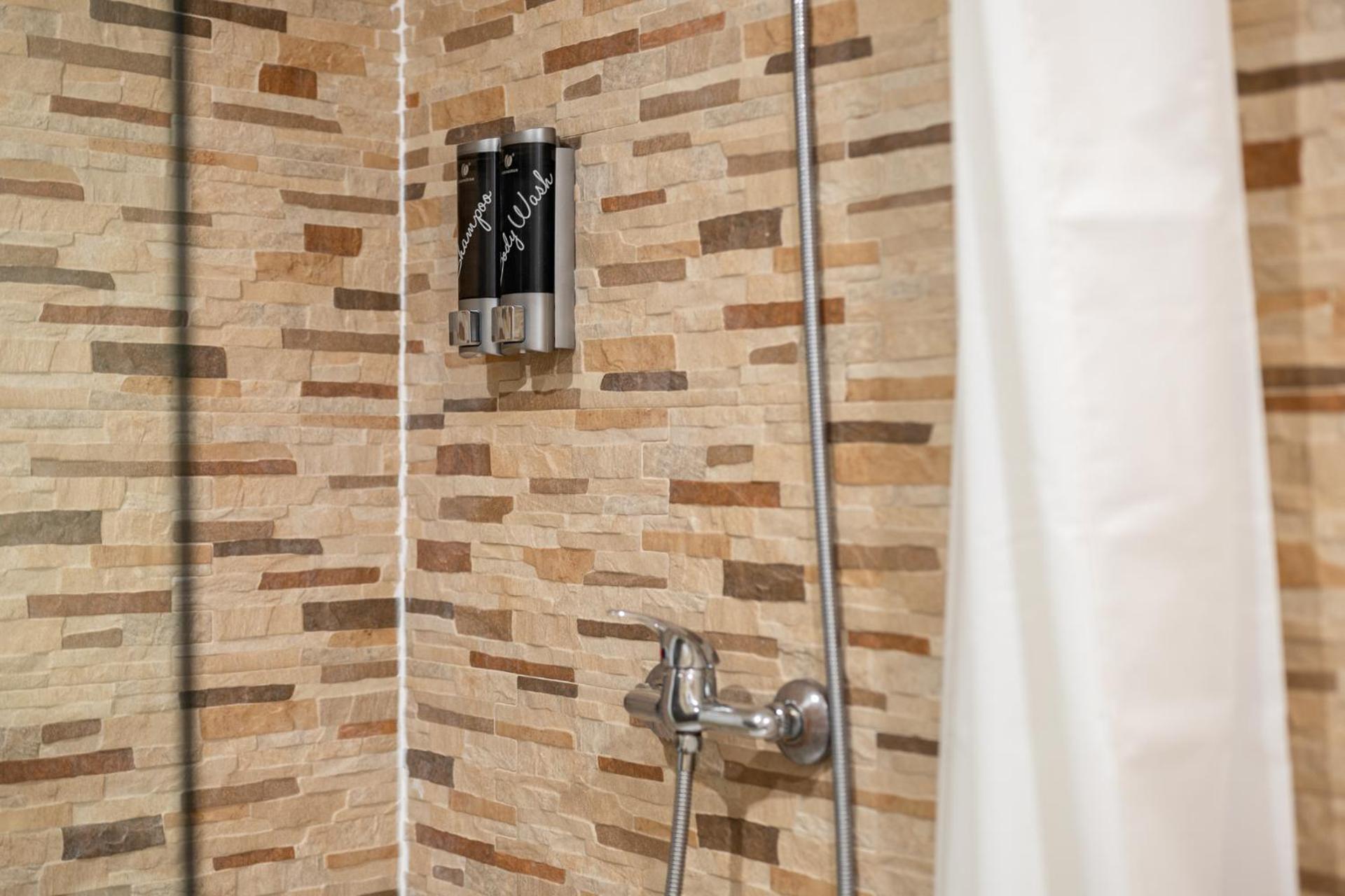 Laramond Barcelona Rooms المظهر الخارجي الصورة