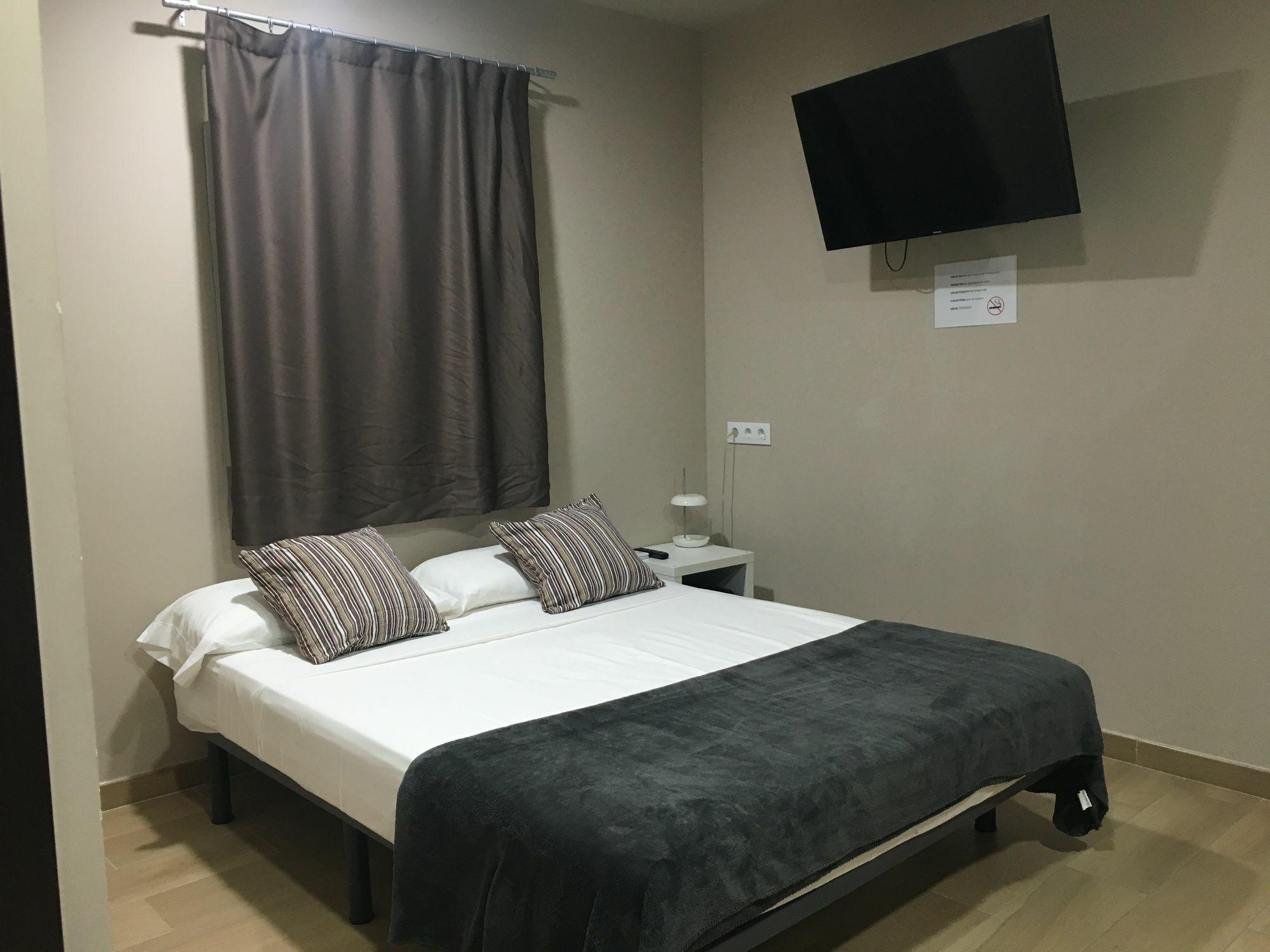 Laramond Barcelona Rooms المظهر الخارجي الصورة